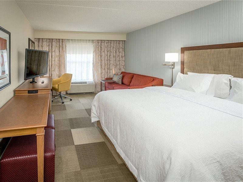 Hampton Inn Peterborough Esterno foto