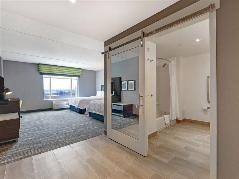 Hampton Inn Peterborough Esterno foto