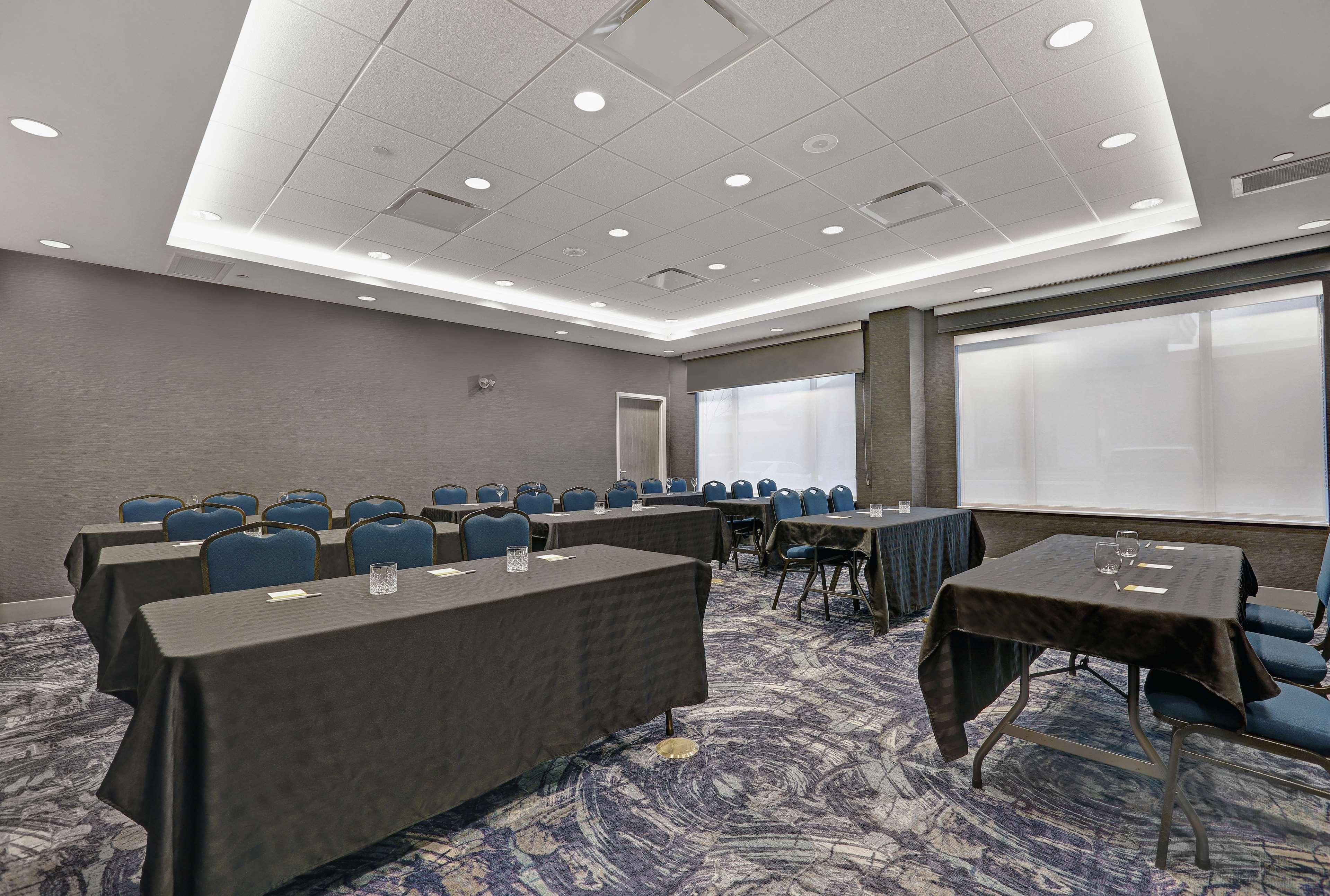 Hampton Inn Peterborough Esterno foto